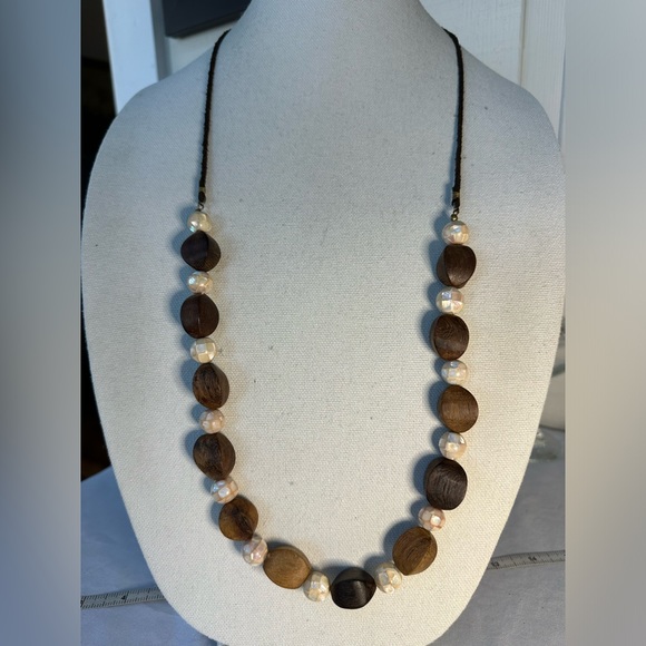 Large group of chunky wooden bead statement necklaces - Picture 3 of 7